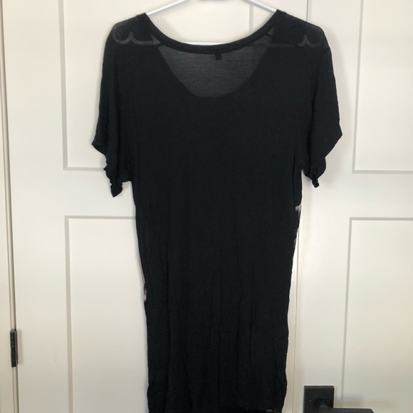 Talula Tunic Length T shirt with Abstract print - Picture 3 of 3